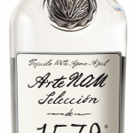 Botella de ArteNOM 1579 (hi-res PNG)